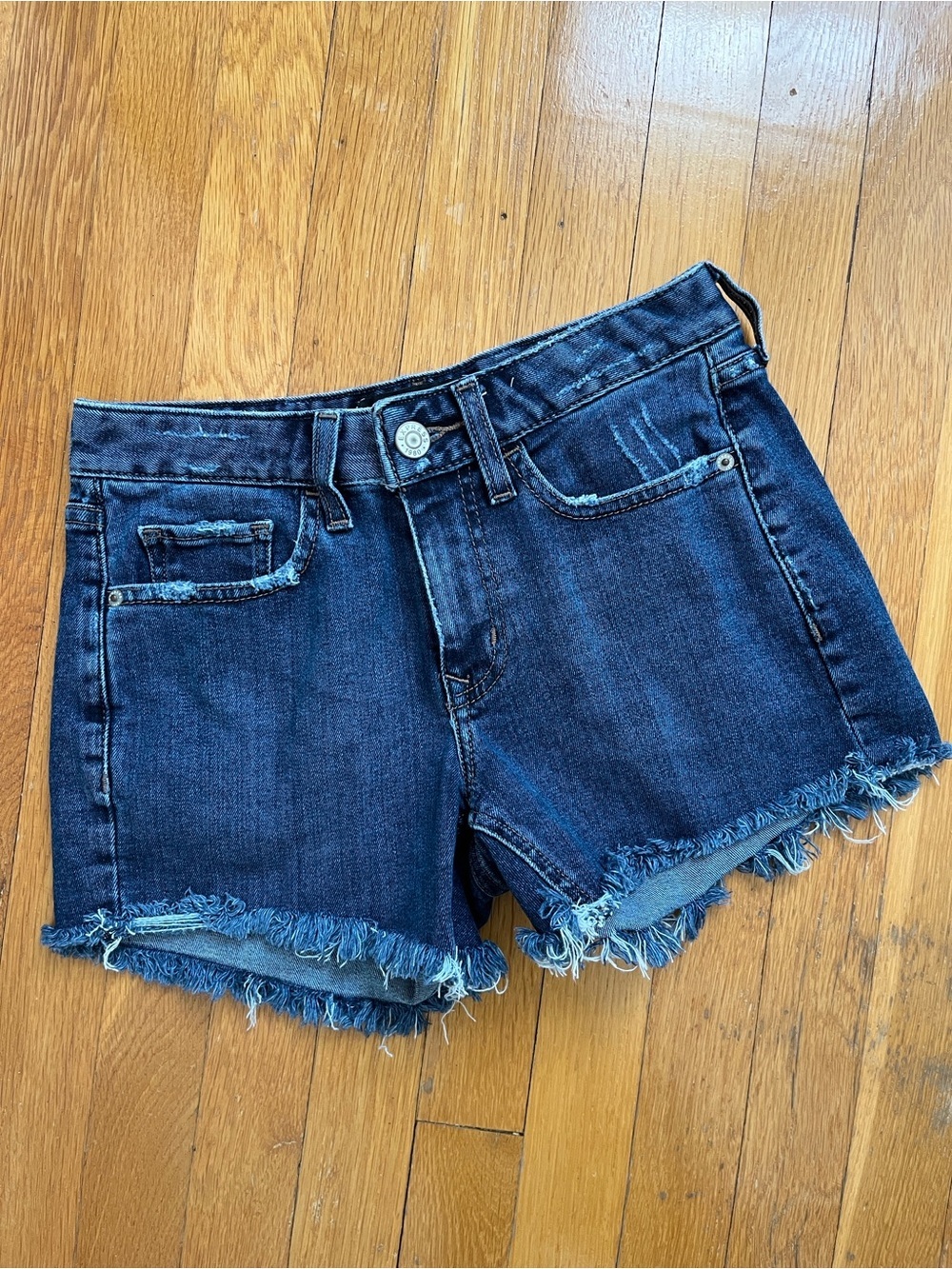 Express Size 0 Relaxed Low Rise Medium Dark Wash Denim Shorts Cutoff Distressed
